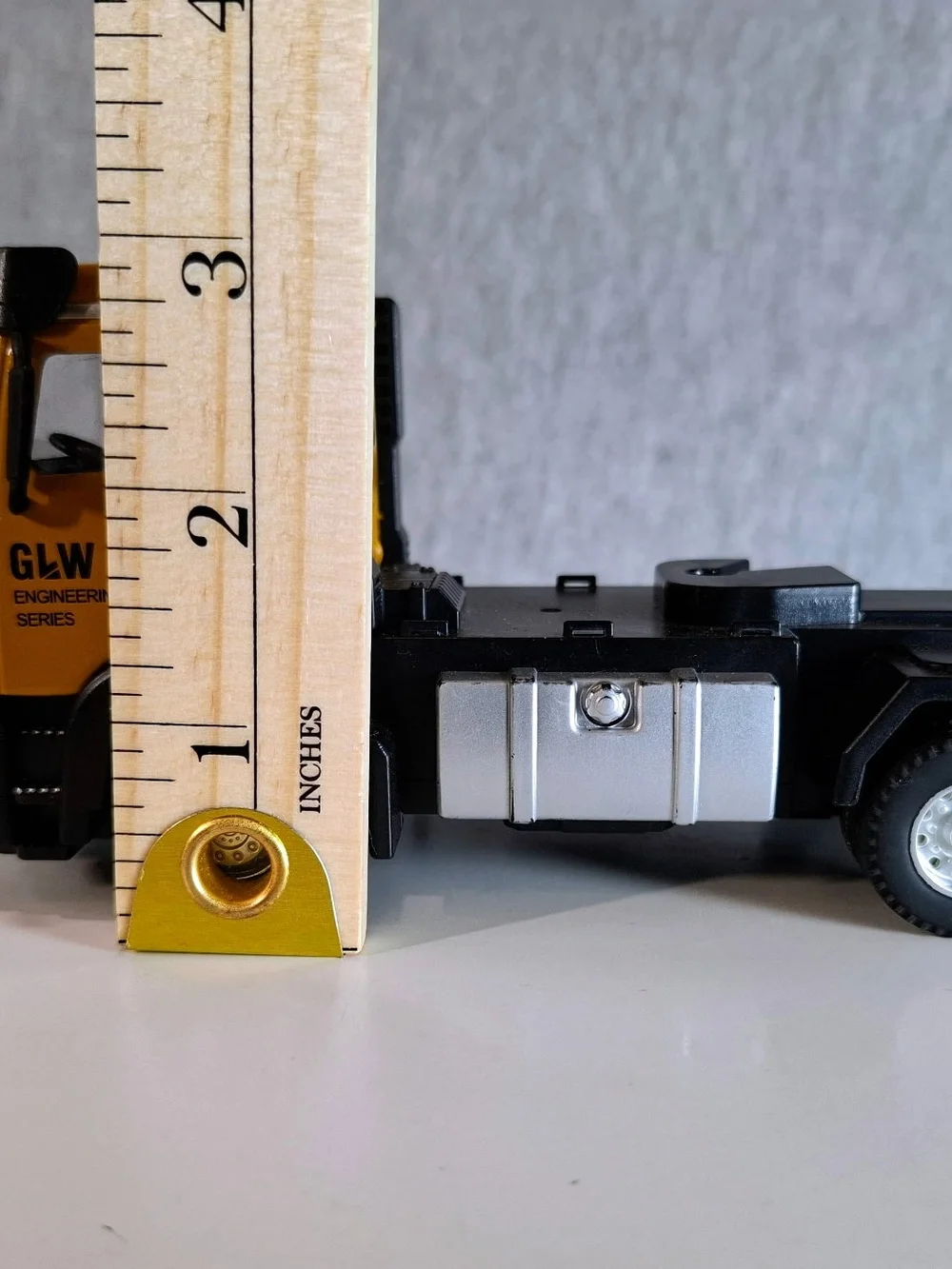GLW  Yellow Toy Engineering Truck for Kids